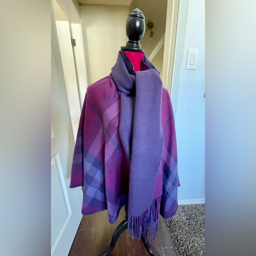 Burberry Merino Wool Reversible Cape Viola Check Horseferry Road London - Picture 5 of 15